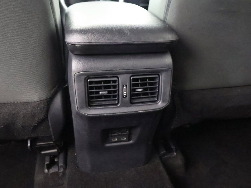 Used 2025 Toyota RAV4 XLE AWD/4WD image 43