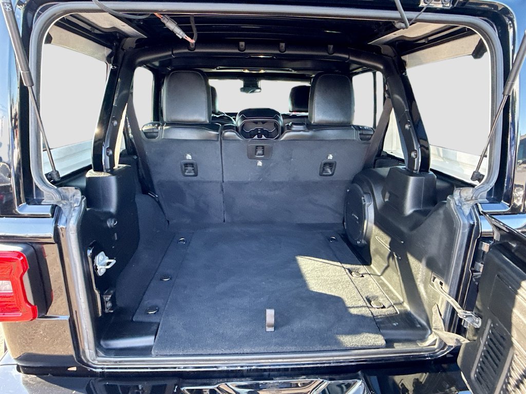 Used 2022 Jeep Wrangler Unlimited Sahara AWD/4WD image 30