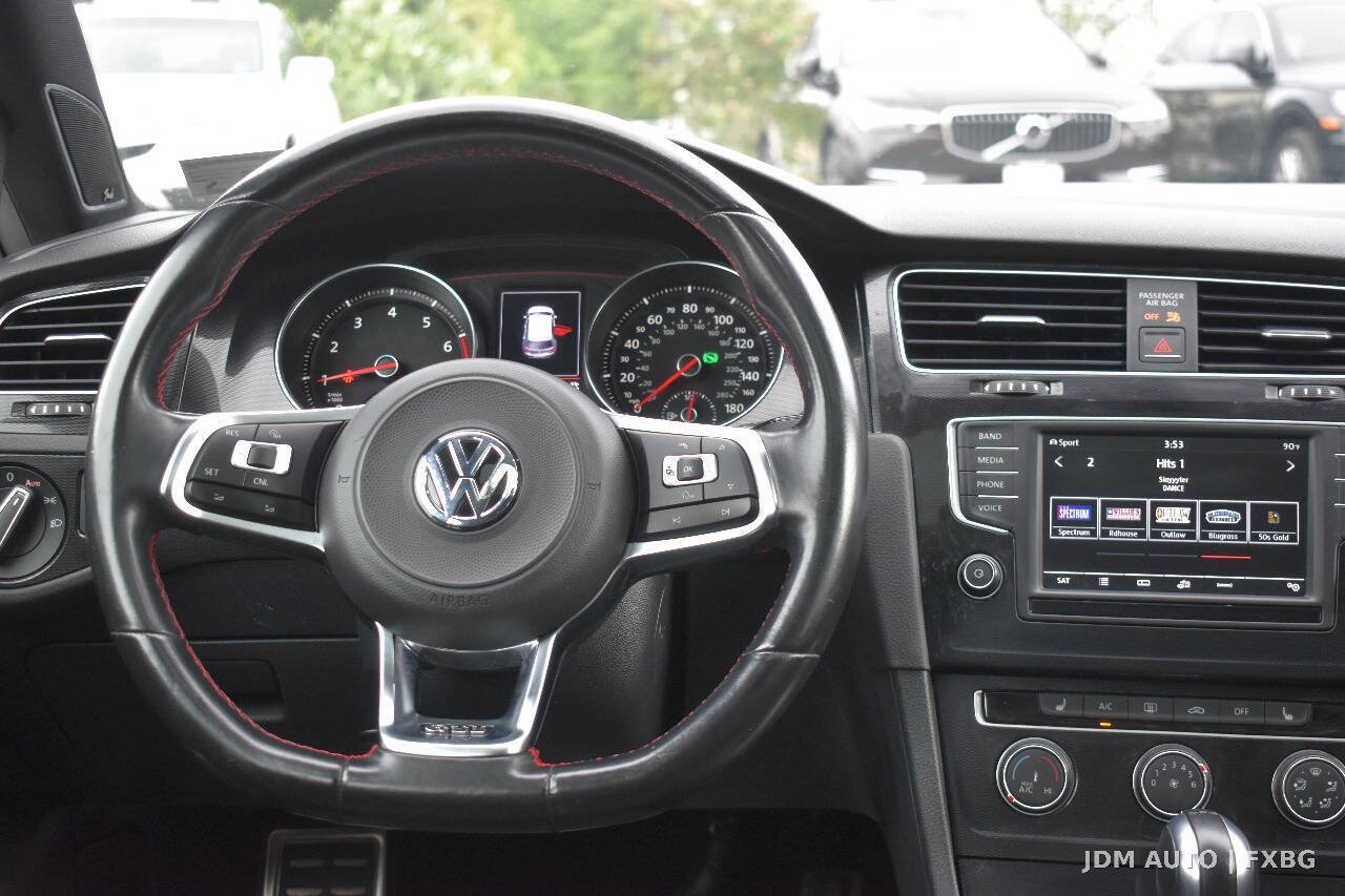 Used 2017 Volkswagen GTI SE FWD image 18
