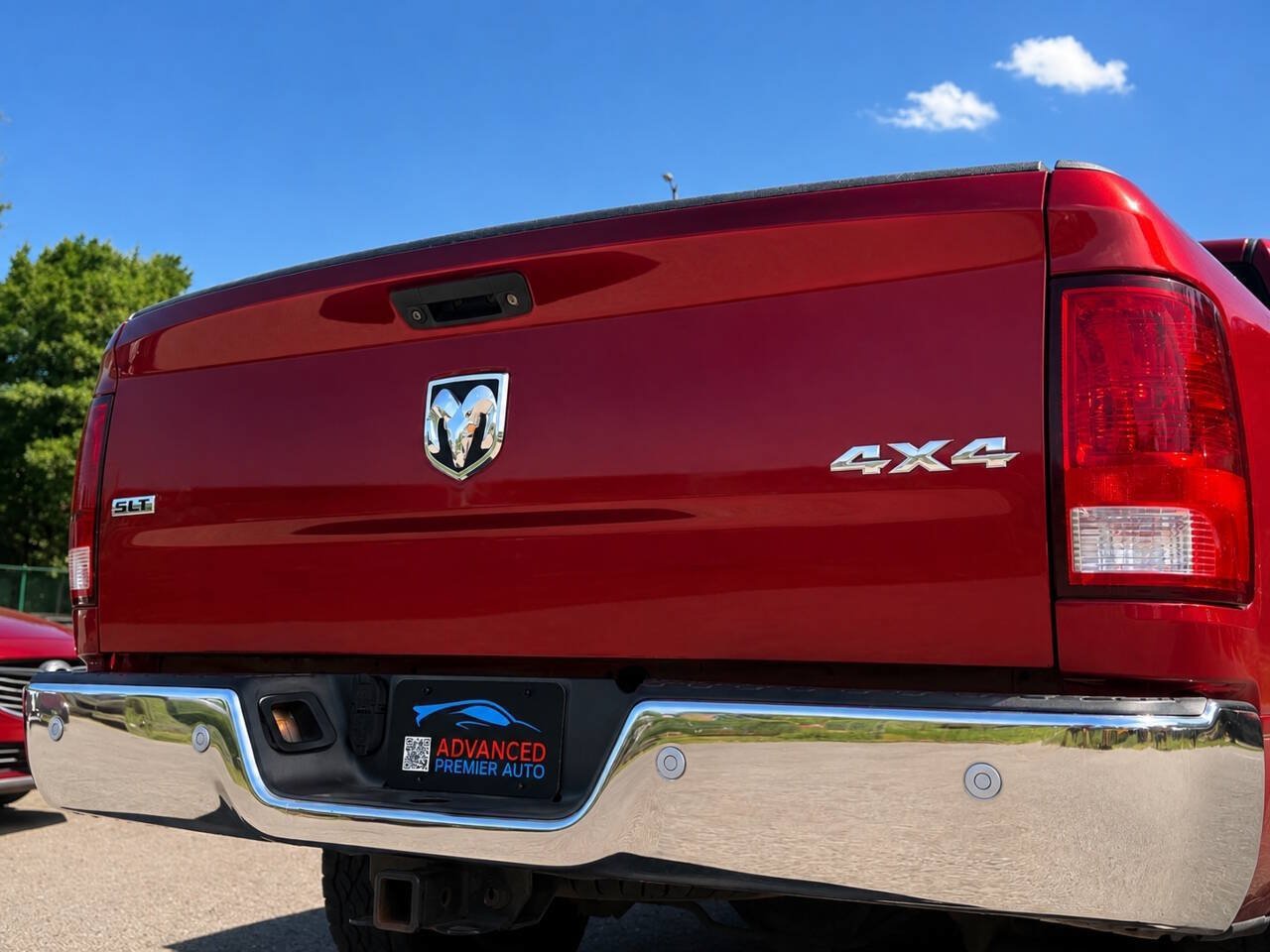 Used 2015 RAM 1500 Classic SLT w/ Luxury Group AWD/4WD image 11