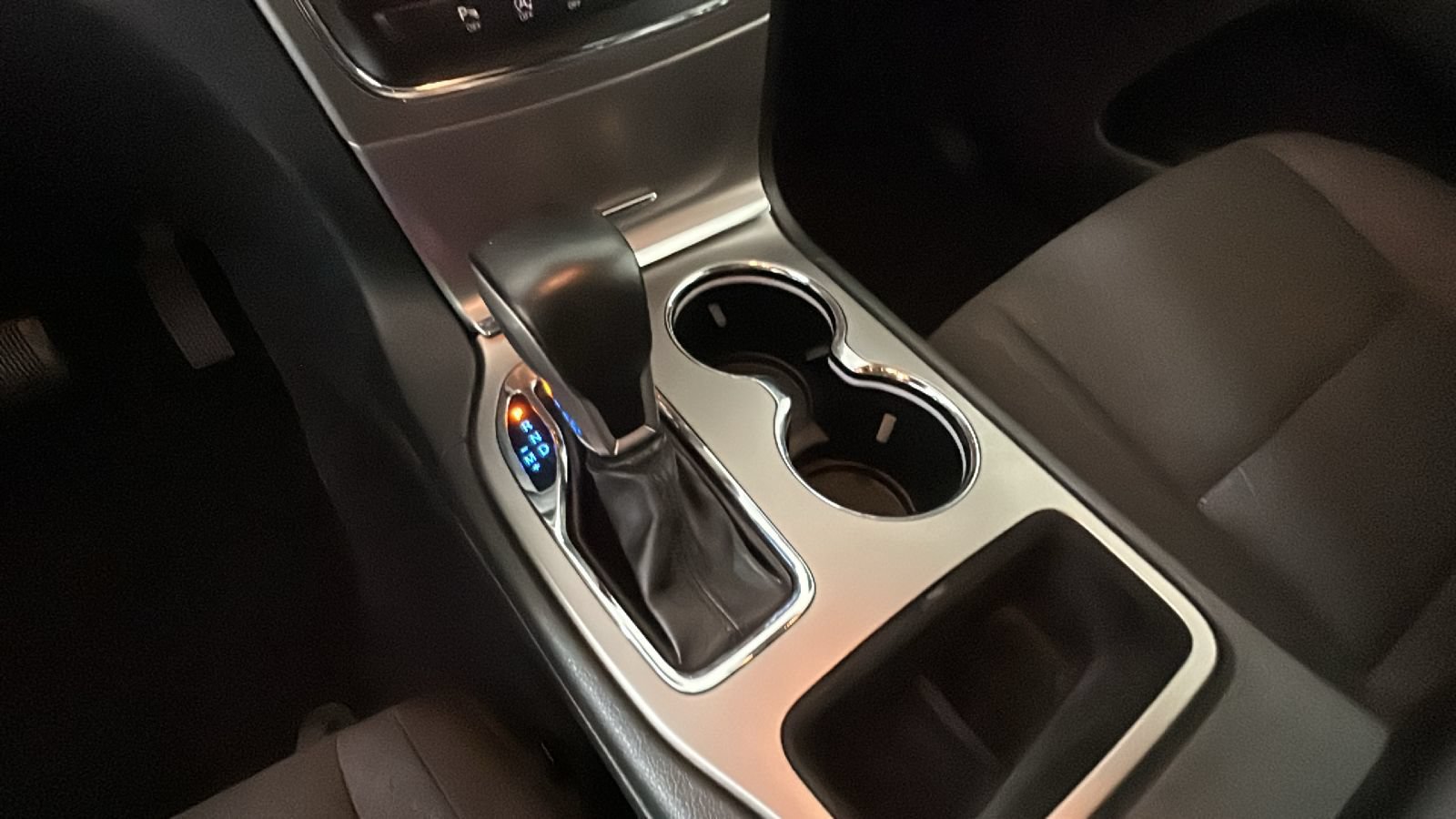 Used 2019 Jeep Grand Cherokee Laredo AWD/4WD image 24
