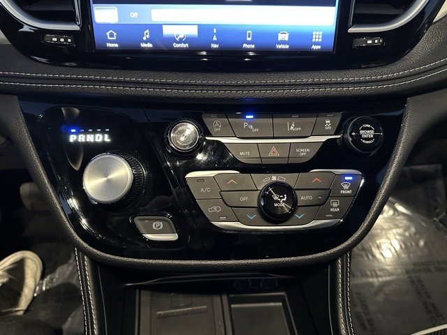 Used 2023 Chrysler Pacifica Limited w/ S Appearance Package image 30