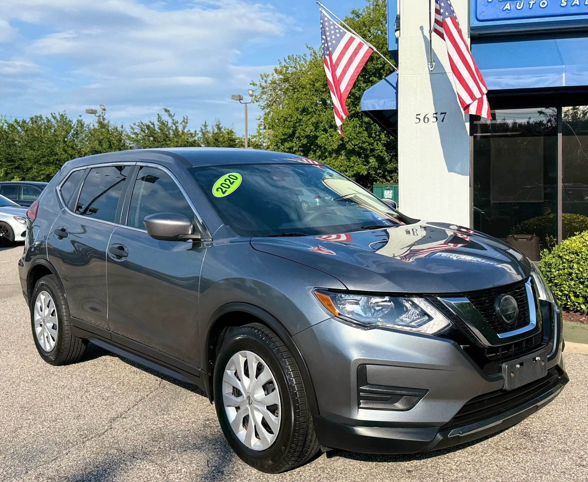 Used 2020 Nissan Rogue S FWD image 15