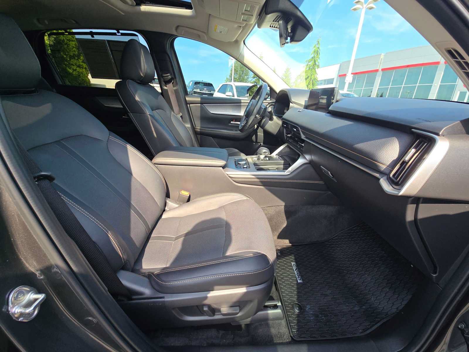 Used 2024 MAZDA CX-90 Plug-In Hybrid w/ Preferred AWD/4WD image 11