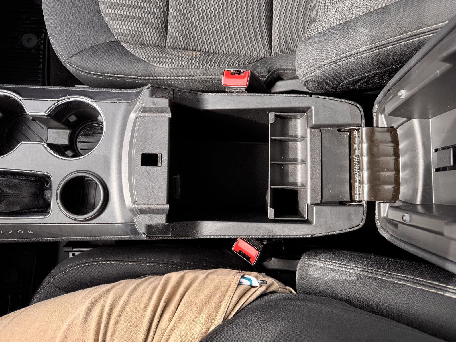 Used 2018 Ford Explorer XLT image 13