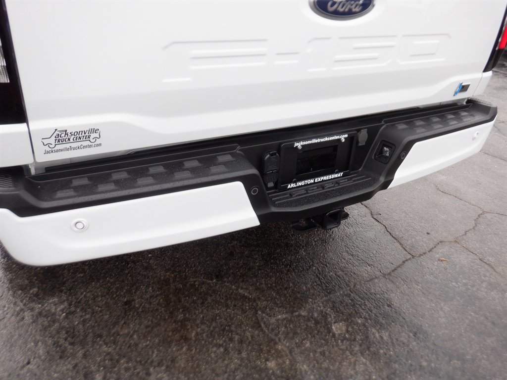 Used 2023 Ford F150 Lightning XLT image 4