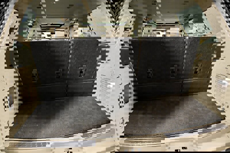 Used 2019 Lincoln Navigator Reserve image 12