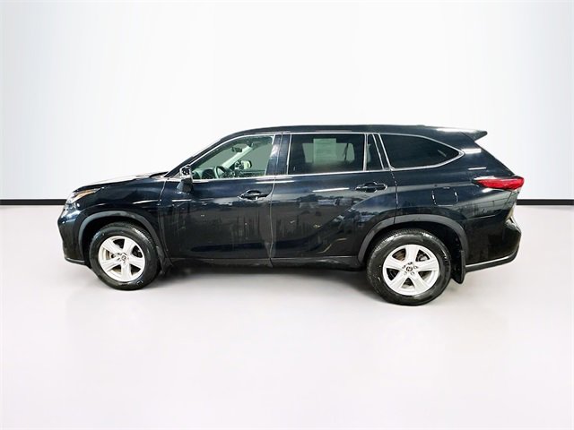 Used 2022 Toyota Highlander L image 4