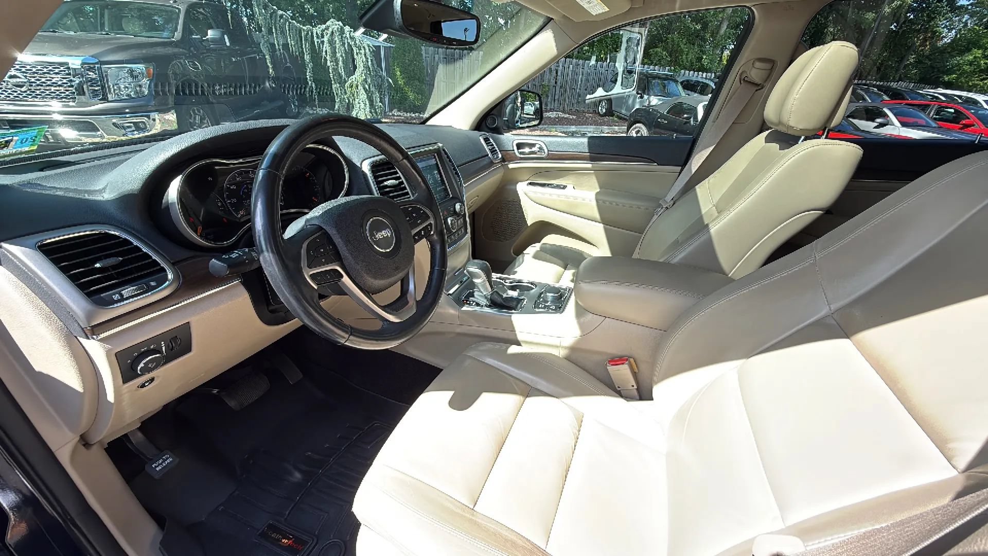 Used 2018 Jeep Grand Cherokee Limited AWD/4WD image 22