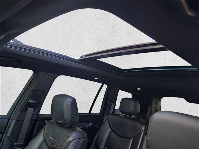 Used 2025 Cadillac XT6 Luxury FWD image 16