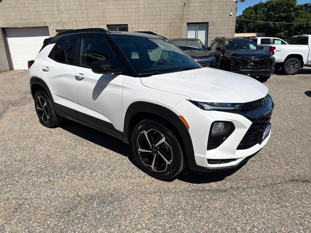 Used 2023 Chevrolet TrailBlazer RS w/ Technology Package AWD/4WD image 9