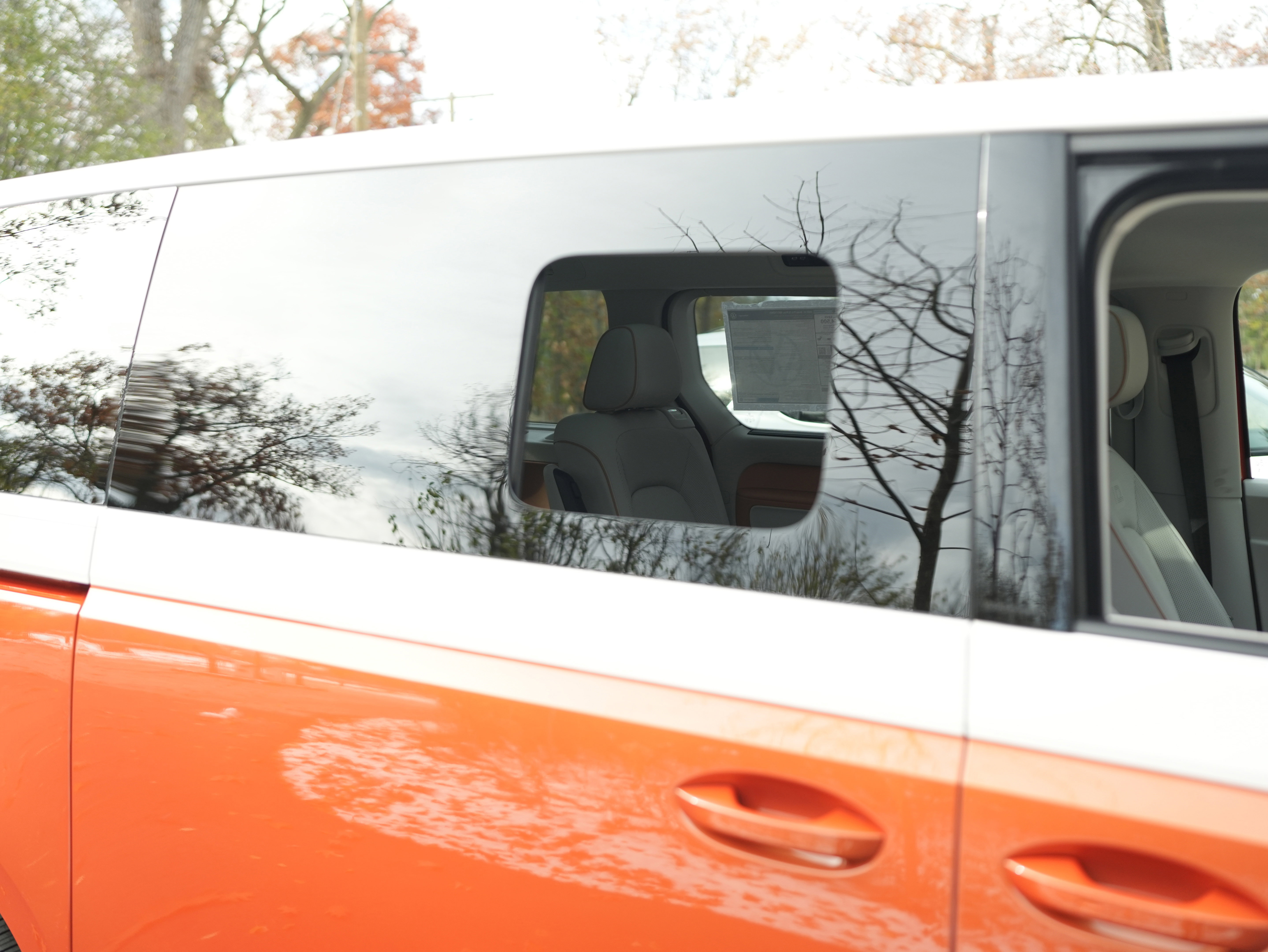 New 2025 Volkswagen ID. Buzz Pro S Plus image 39