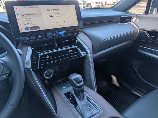Used 2023 Toyota Venza XLE AWD/4WD image 24