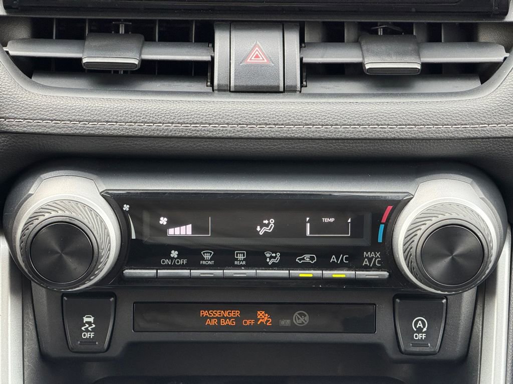 Used 2019 Toyota RAV4 LE w/ All Weather Liner Package AWD/4WD image 25