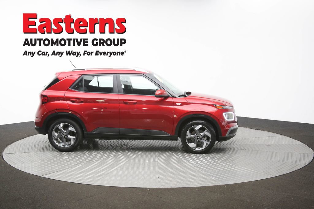 Used 2025 Hyundai Venue Limited FWD image 45