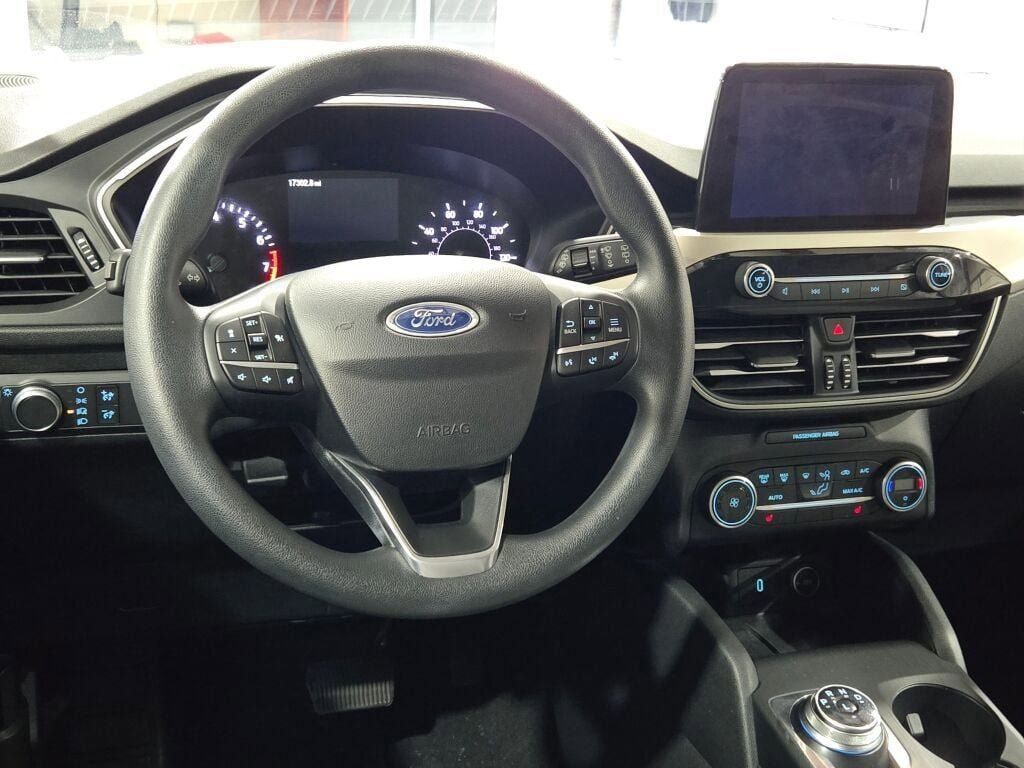 Used 2020 Ford Escape SE image 20