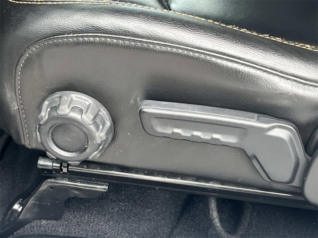 Used 2021 Jeep Gladiator Overland image 11