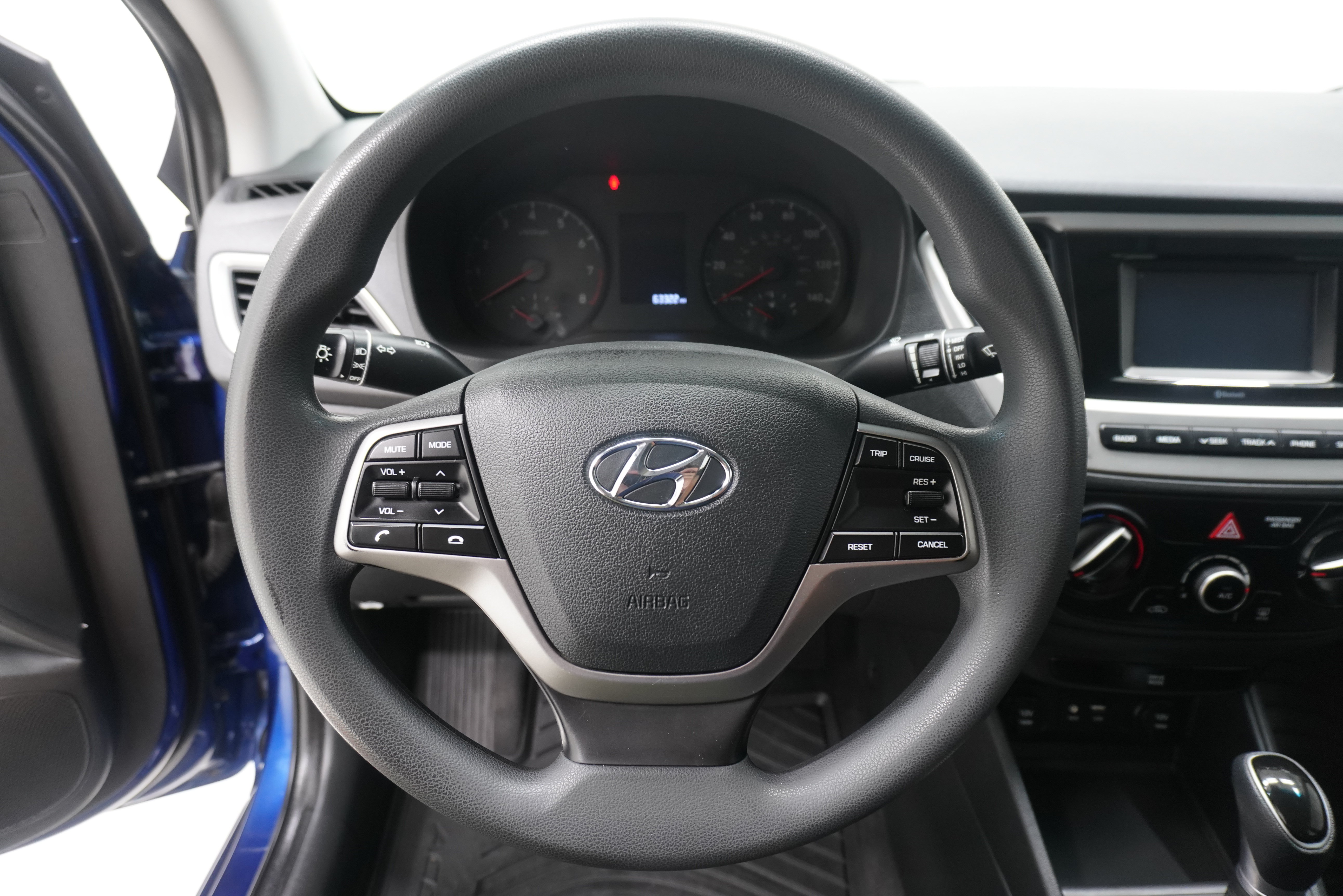 Used 2022 Hyundai Accent SE w/ Cargo Package FWD image 13