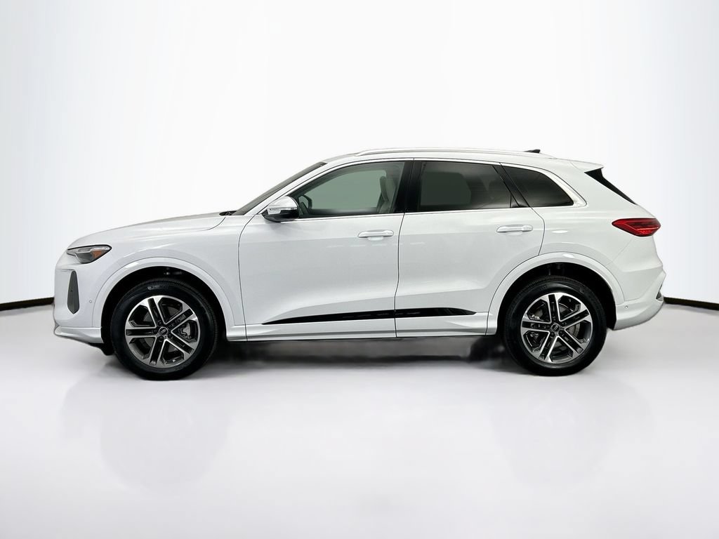 Certified 2025 Audi Q5 Premium w/ Premium Plus AWD/4WD image 9