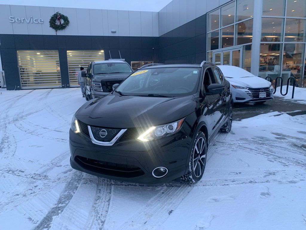 Used 2018 Nissan Rogue Sport SL w/ SL Premium Package image 3