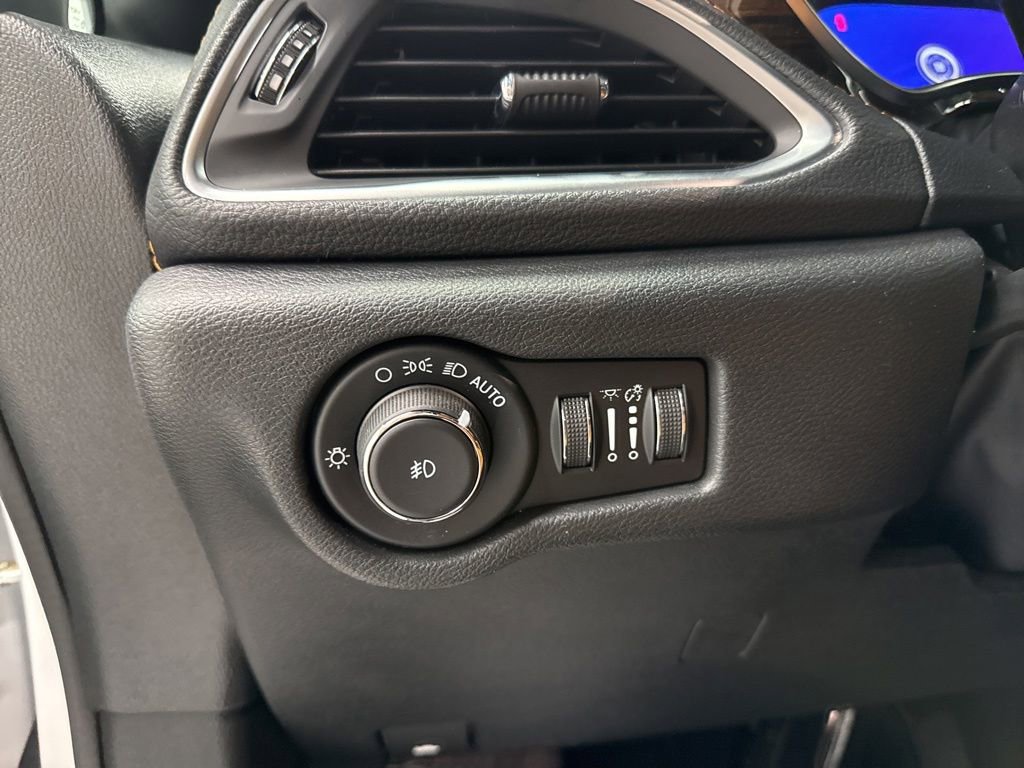 Used 2022 Chrysler Pacifica Pinnacle FWD image 23