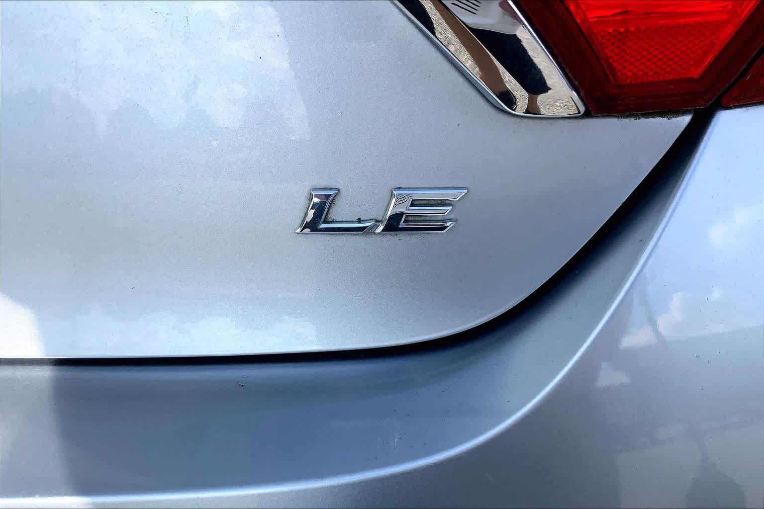 Used 2016 Toyota Camry LE FWD image 10