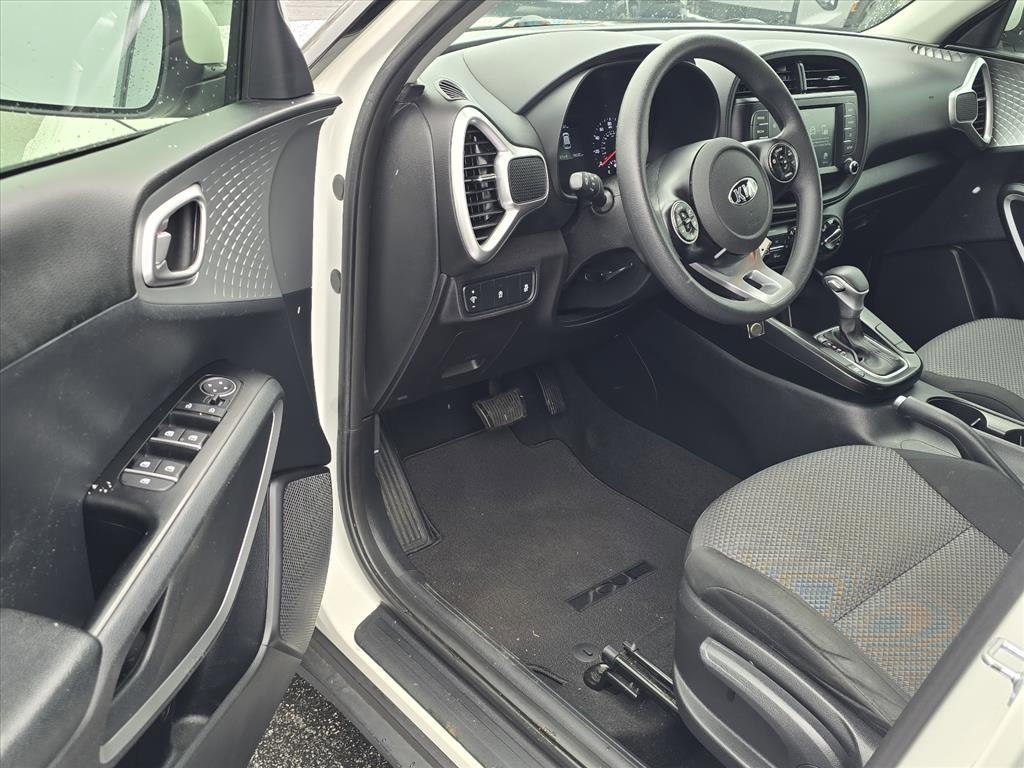 Used 2021 Kia Soul LX image 9