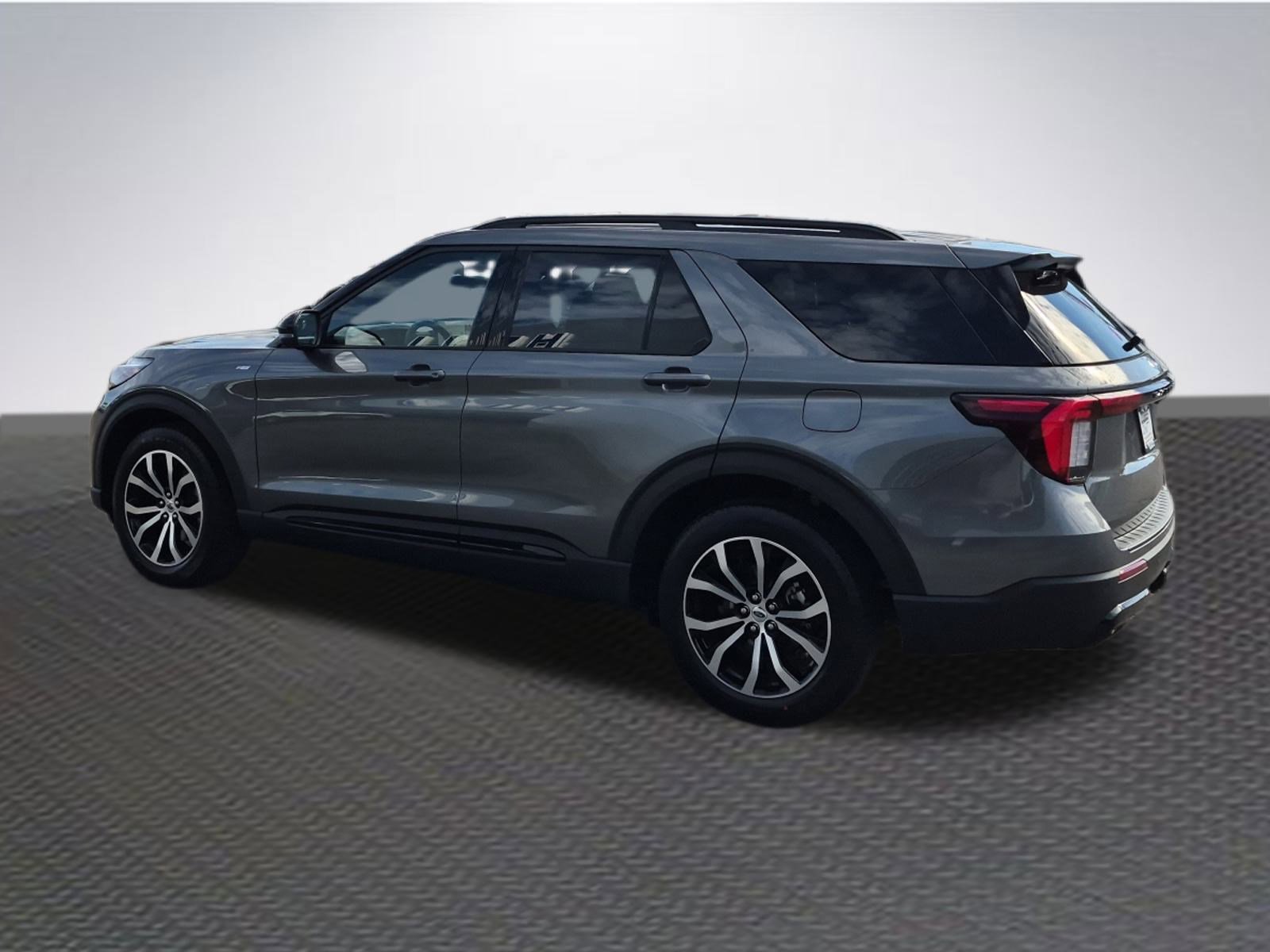 New 2026 Ford Explorer ST-Line image 5