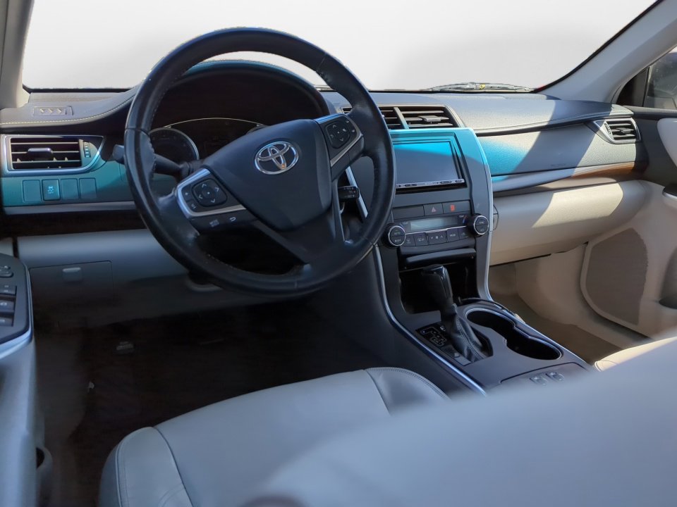 Used 2015 Toyota Camry XLE w/ Convenience Package image 14