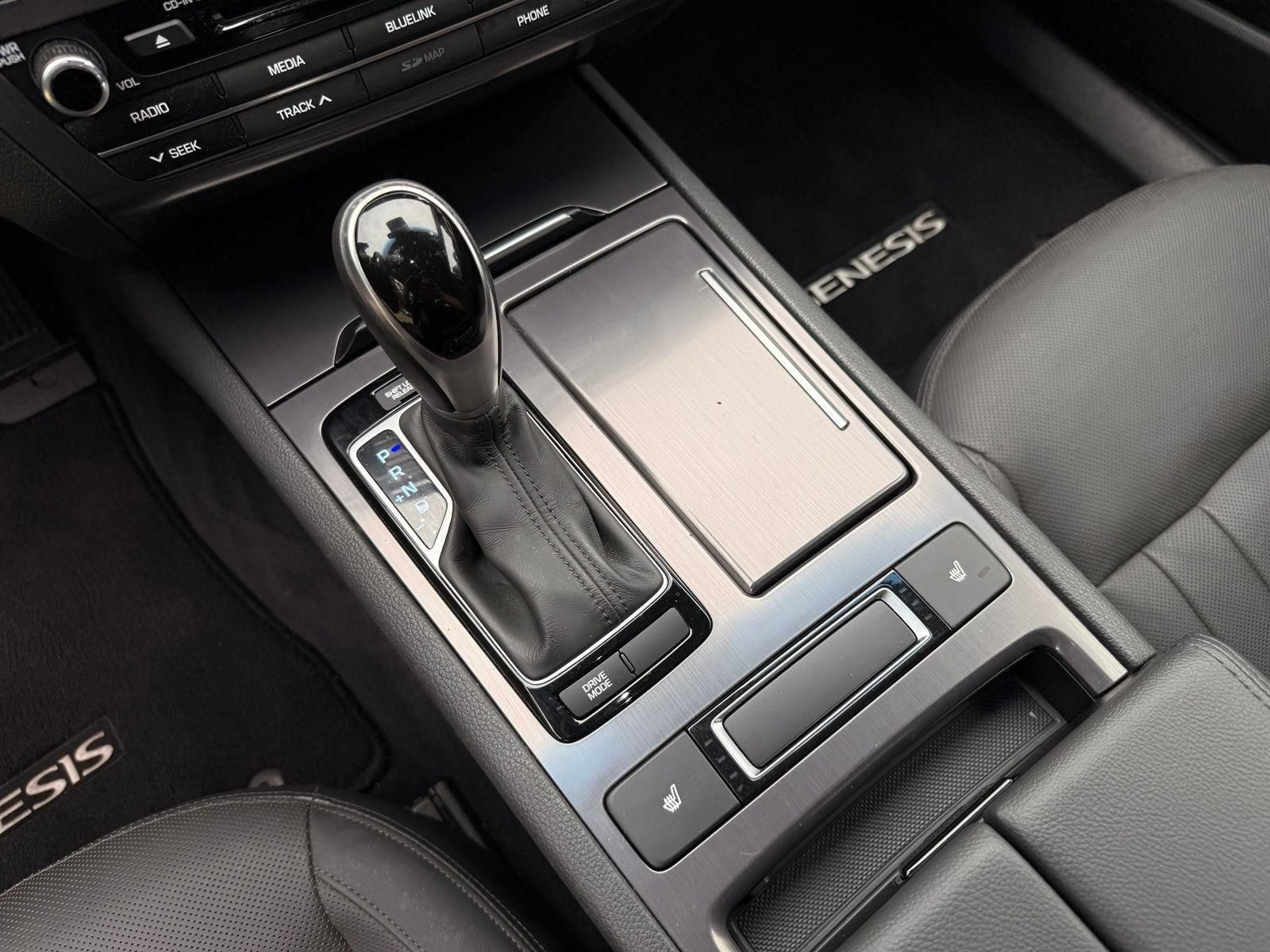 Used 2015 Hyundai Genesis 3.8 RWD image 42
