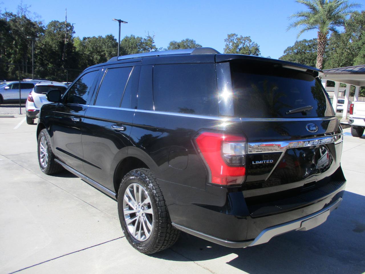 Used 2018 Ford Expedition Limited RWD image 32