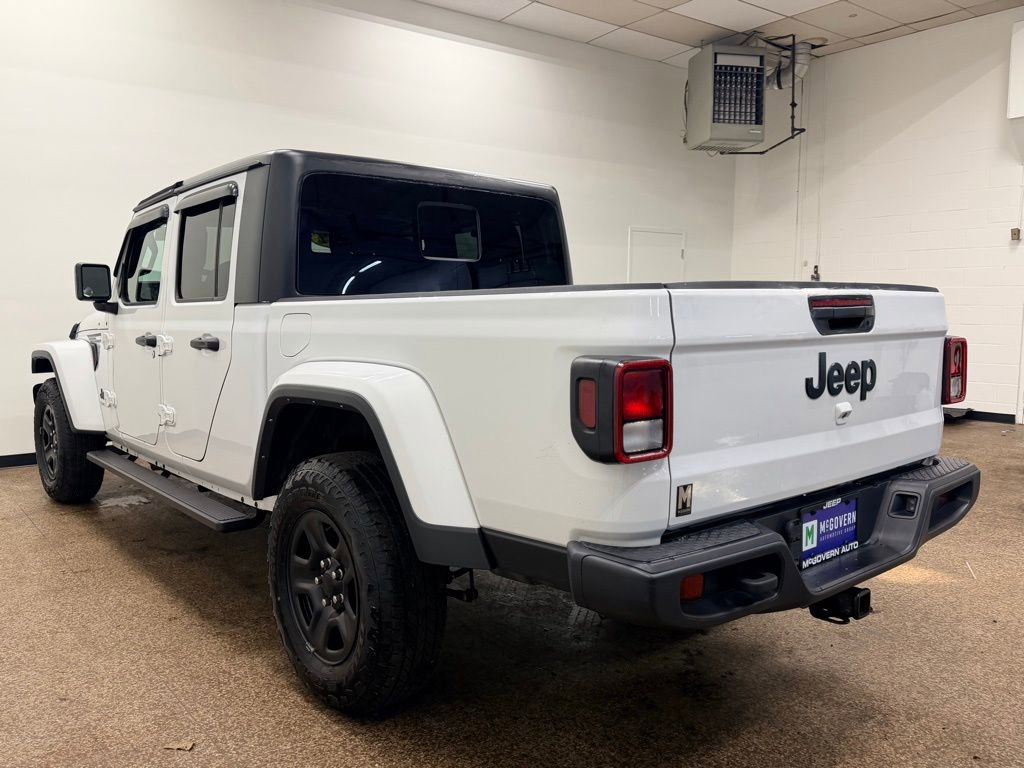 Used 2022 Jeep Gladiator Sport AWD/4WD image 3