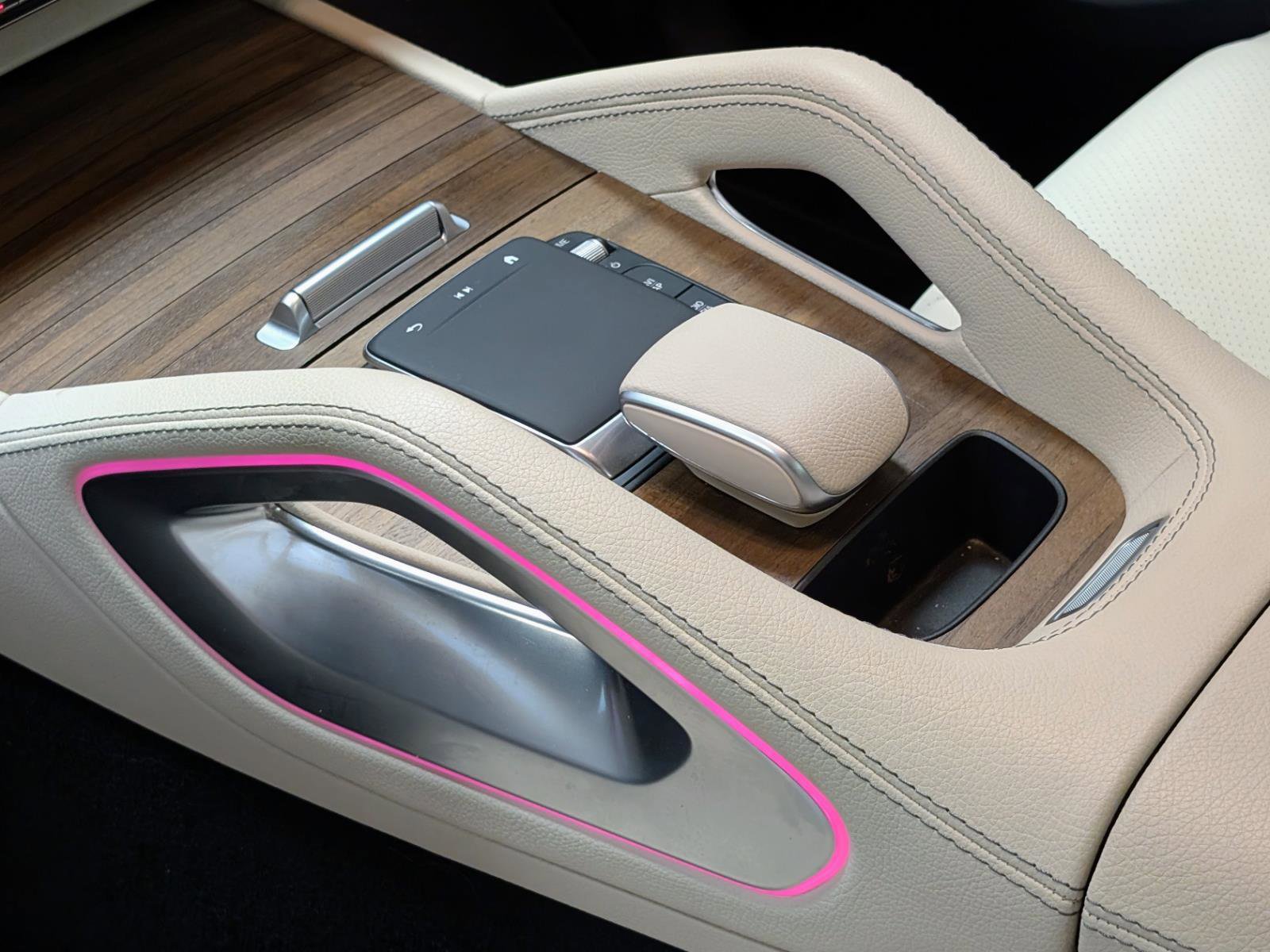 Used 2024 Mercedes-Benz GLE 350 4MATIC w/ AMG Line Exterior image 29