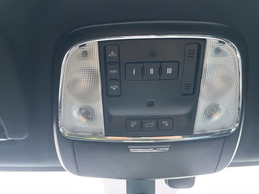 Used 2021 Jeep Grand Cherokee Laredo X image 22