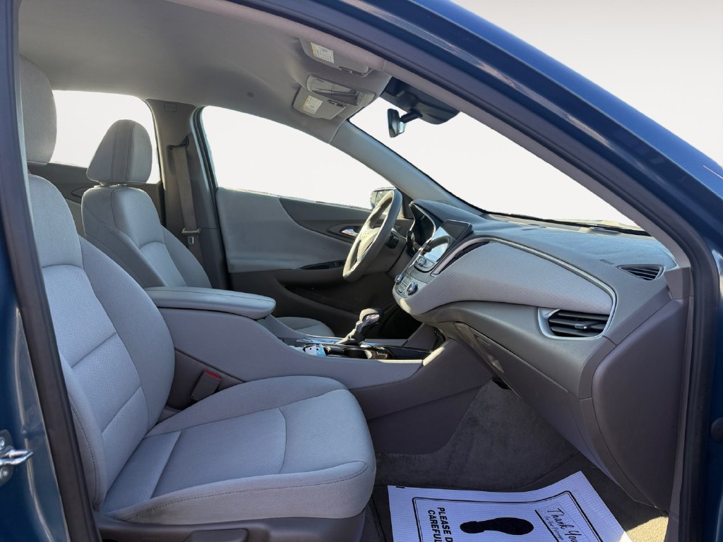 Used 2025 Chevrolet Malibu LT FWD image 15