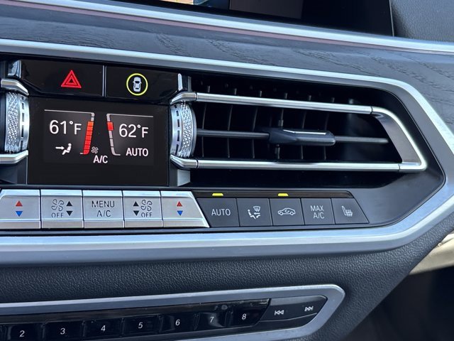 Used 2022 BMW X7 xDrive40i w/ Cold Weather Package image 47