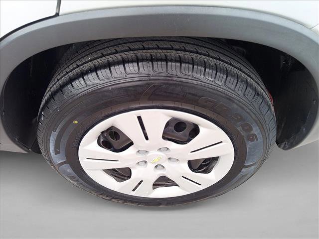Used 2018 Chevrolet Trax LS FWD image 12