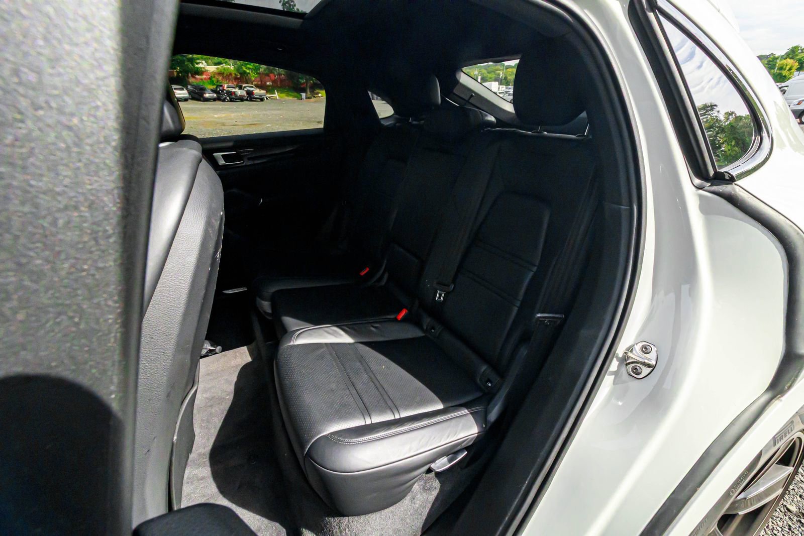 Used 2021 Porsche Cayenne Coupe AWD/4WD image 14