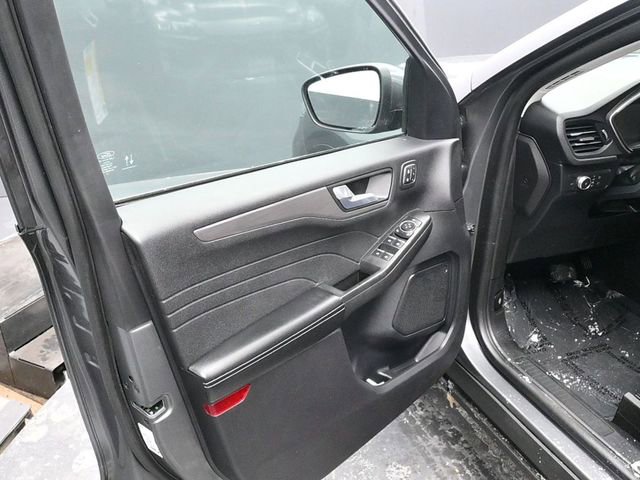 Used 2022 Ford Escape Titanium image 18
