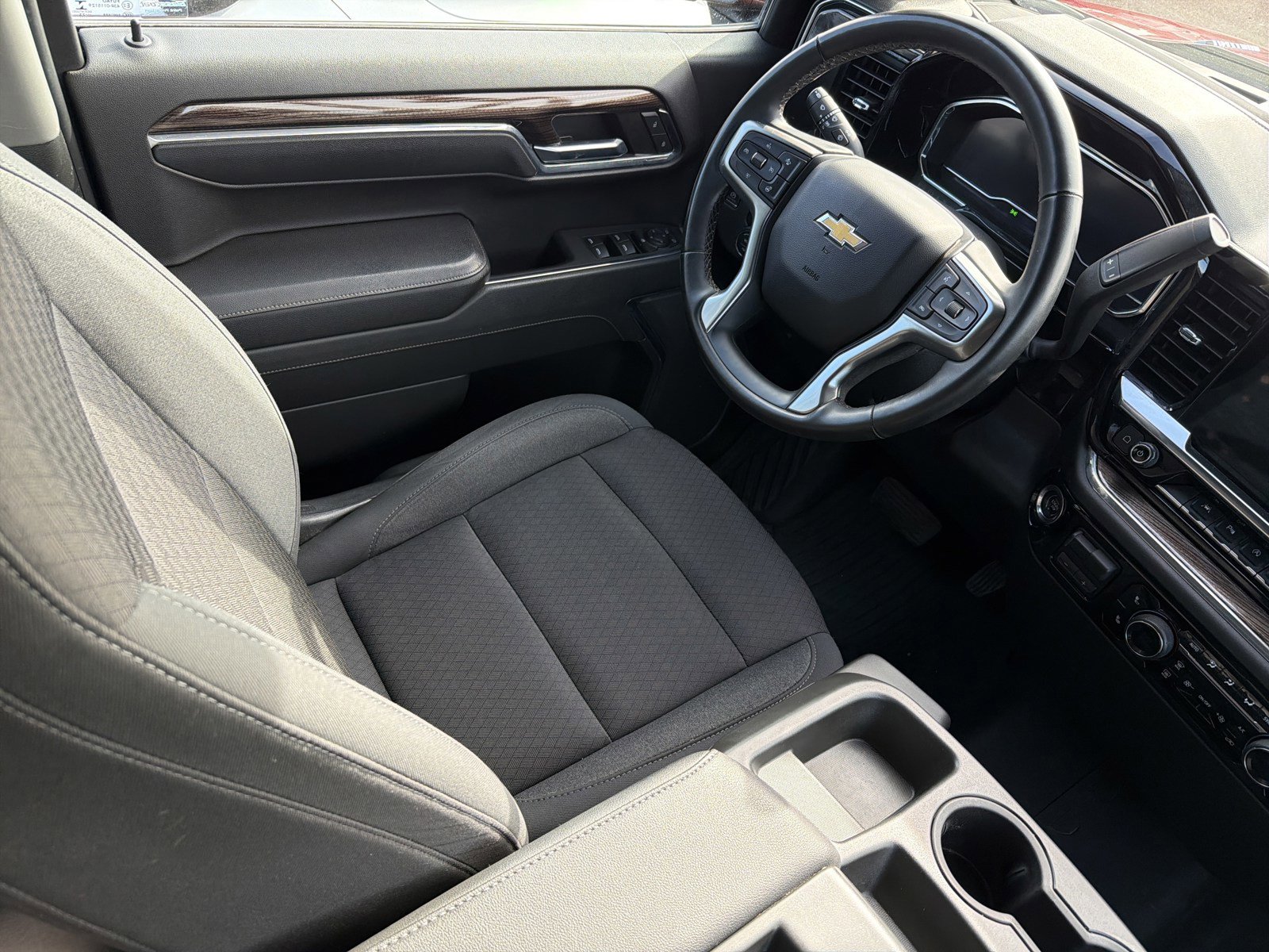 Used 2023 Chevrolet Silverado 1500 LT image 9