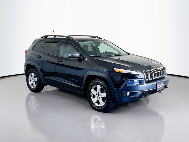 Used 2016 Jeep Cherokee Trailhawk image 2