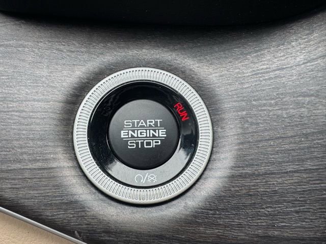 Used 2023 Jeep Grand Cherokee L Limited w/ Luxury Tech Group II image 34