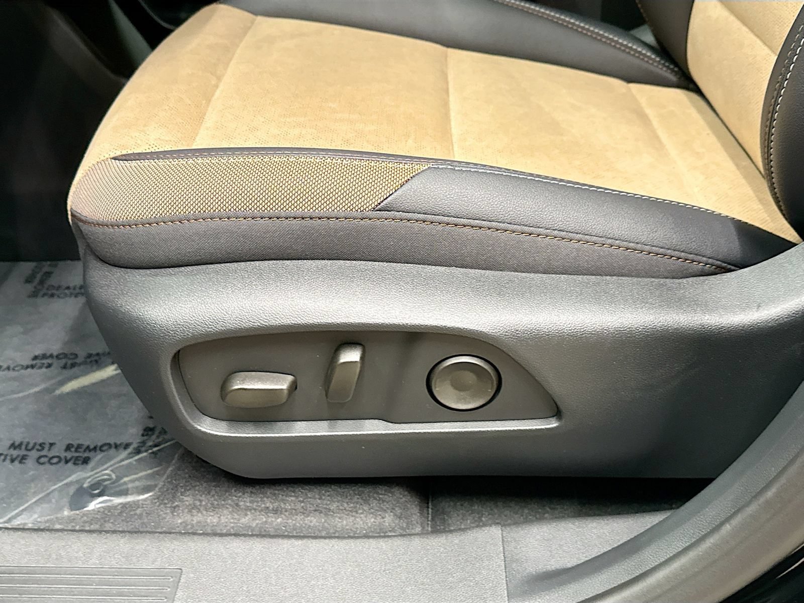 New 2026 Chevrolet Equinox ACTIV w/ Safety and Technology Package AWD/4WD image 23