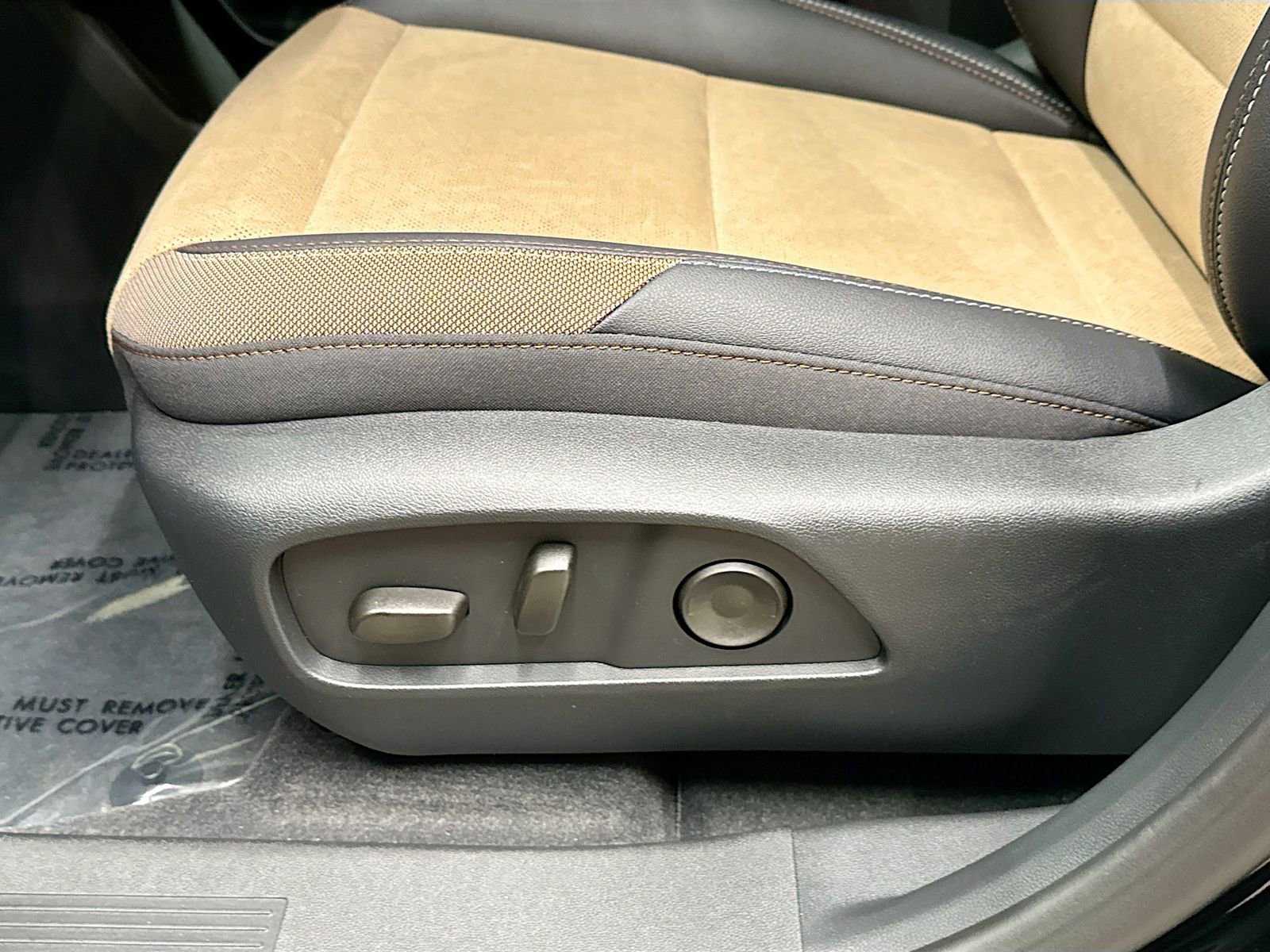 New 2026 Chevrolet Equinox ACTIV w/ Safety and Technology Package AWD/4WD image 23