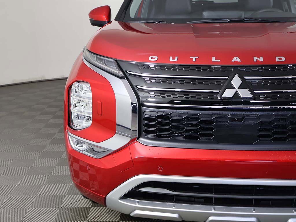 New 2025 Mitsubishi Outlander SEL image 16