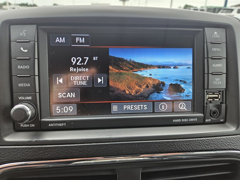 Used 2019 Dodge Grand Caravan SXT FWD image 19