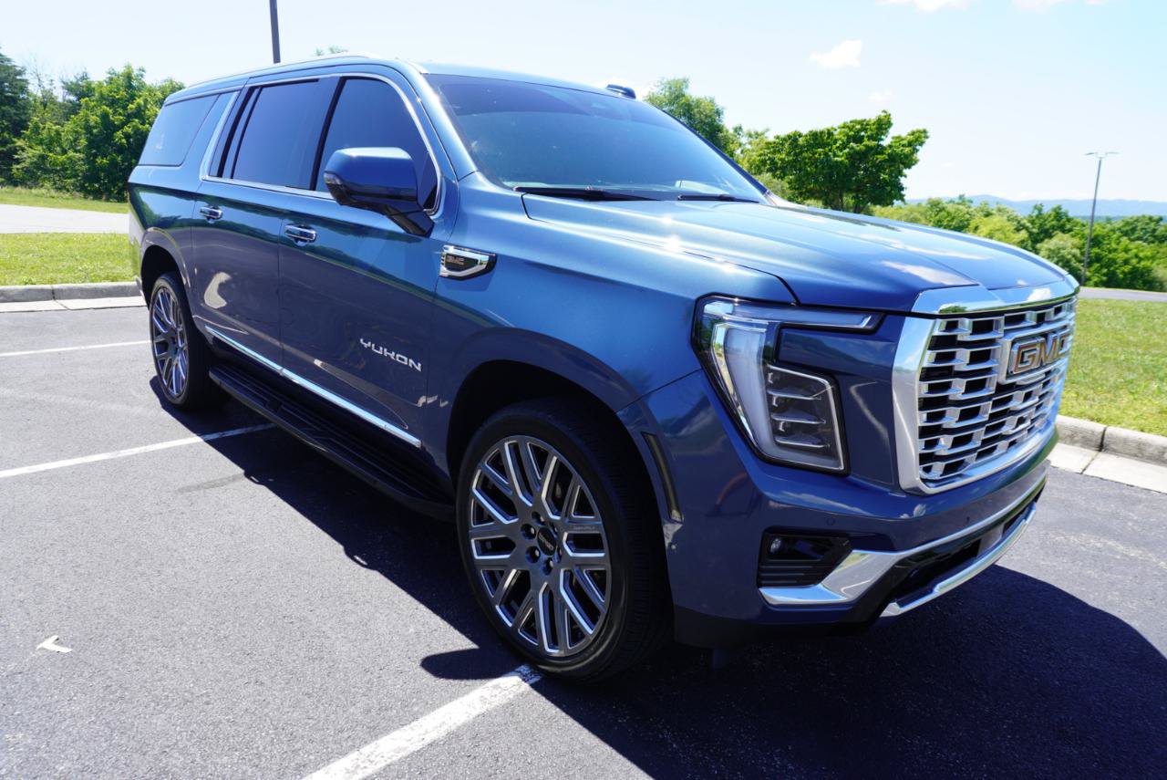 Used 2026 GMC Yukon XL Elevation w/ Elevation Premium Package AWD/4WD image 21