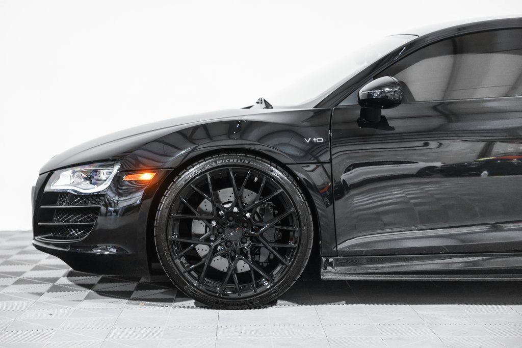 Used 2012 Audi R8 V10 w/ Enhanced Leather Pkg image 12