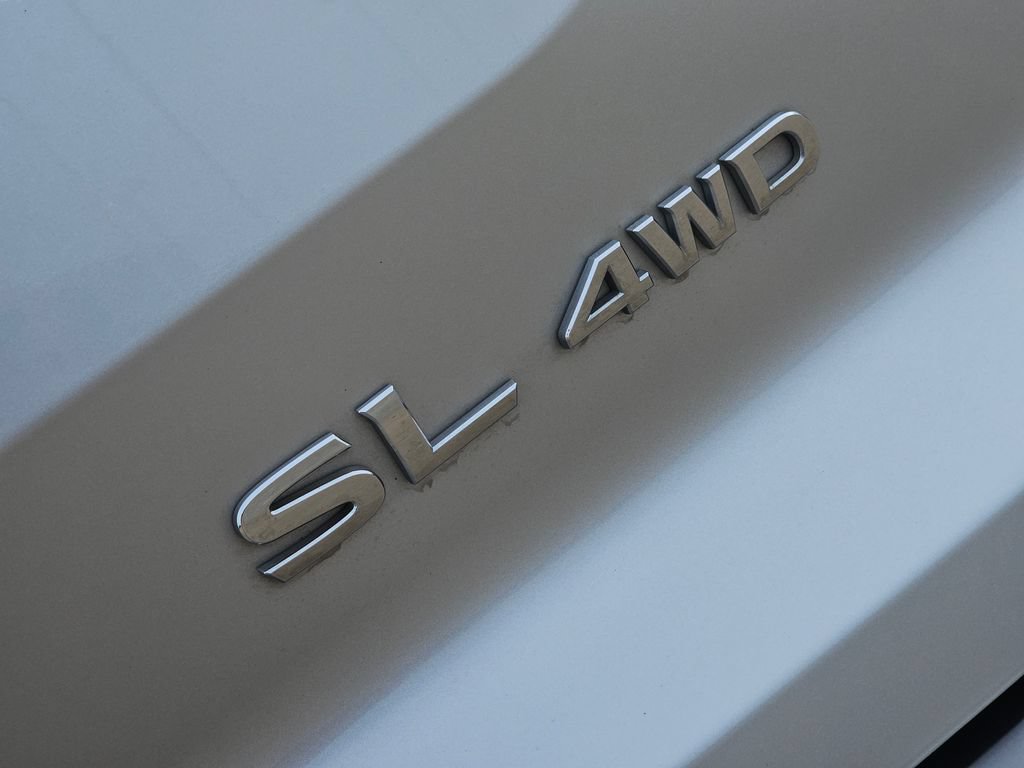 Used 2025 Nissan Pathfinder SL AWD/4WD image 15