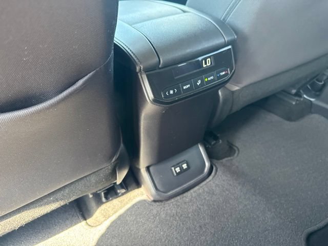 Used 2021 Toyota Highlander LE FWD image 15